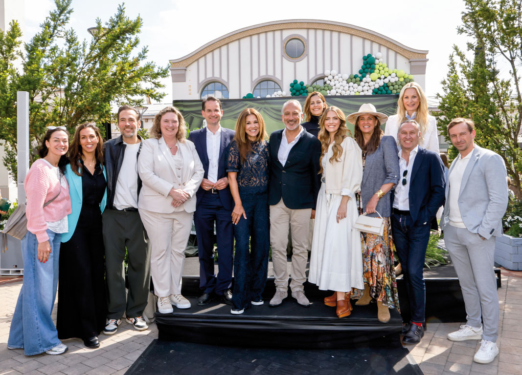 Bildunterschrift: Charlotte von Oeynhausen, Isabelle von Crailsheim, Alexander Mazza, Kerstin Schreyer, Dr. Michael Kern, Karen Webb, Sanjiv Singh, Funda Vanroy, Viviane Geppert, Dana Schweiger, Julia Pohl, Christof Fuchs und Ben Blaskovic (v. l. n. r.)